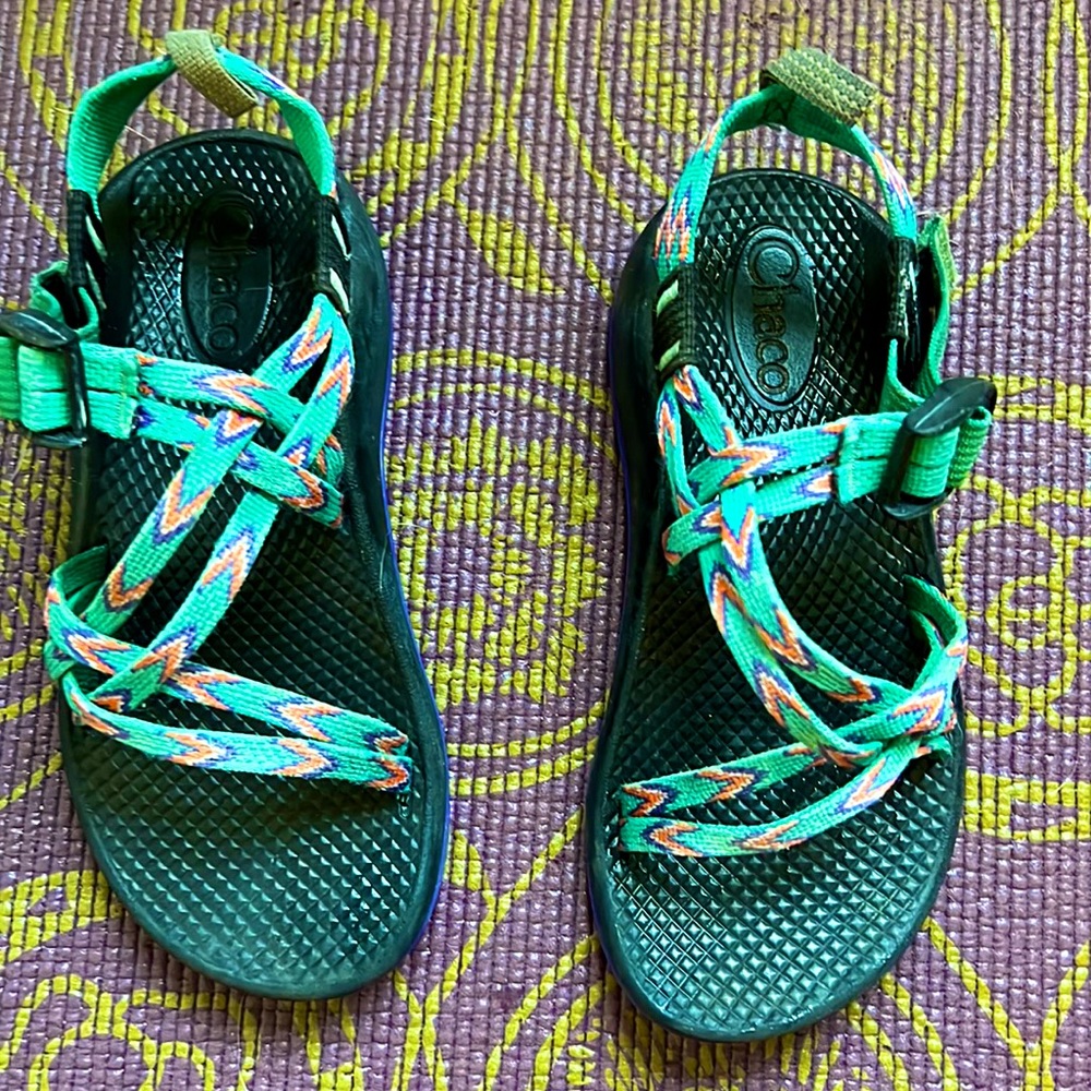 Chaco kids sandal turquoise and purple size 2